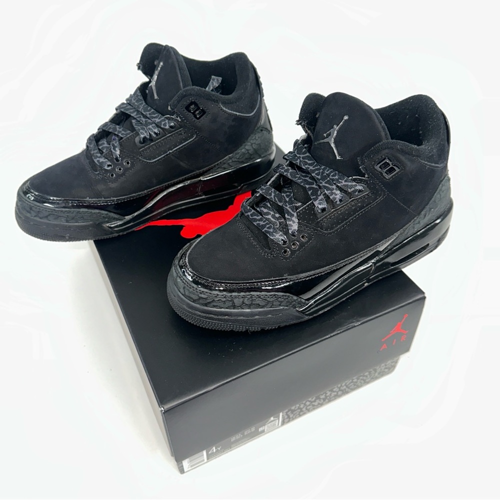 JORDAN 3 RETRO GS 'BLACK CAT' LIKE NEW SZ 4y BIG KIDS